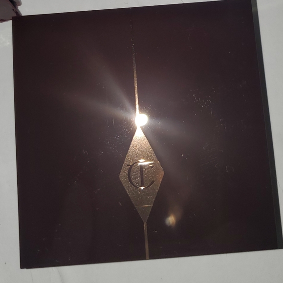 Charlotte Tilbury Luxury Eyeshadow Palette in The Uptown Girl - Picture 12 of 16